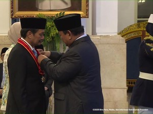 Hasnuryadi Sulaiman Raih Bintang Tanda Jasa dari Presiden RI