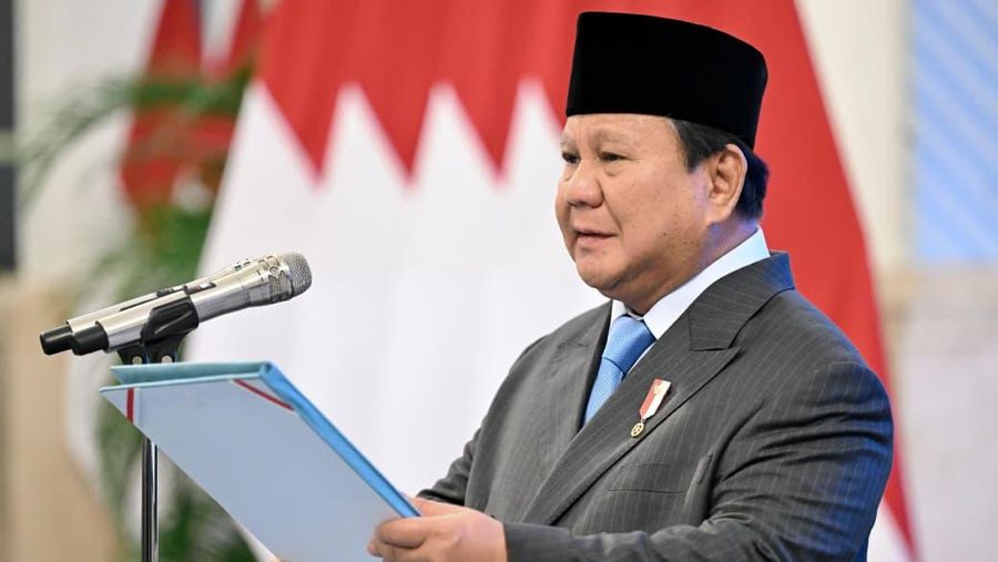 Presiden Prabowo Subianto memberikan tanda jasa dan kehormatan dalam rangka peringatan HUT RI. Ada 141 tokoh yang menerima anugerah tanda jasa dan kehormatan tersebut. (Dok. Biro Pers Sekretariat Presiden)