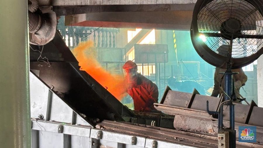 Proses pengolahan timah di PT Timah. (CNBC Indonesia/Firda Dwi Muliawati)