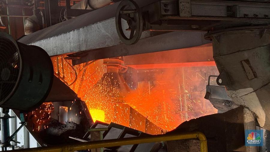 Proses pengolahan timah di PT Timah. (CNBC Indonesia/Firda Dwi Muliawati)