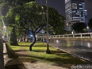 Jalan Depan DPR Masih Belum Dibuka hingga Tengah Malam Ini