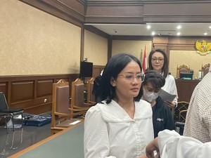 Dicecar Jaksa, Pacar Eks Dirut Taspen Kosasih Akui Pernah Dibelikan 4 Tas LV