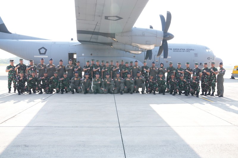 Misi penyaluran bantuan kemanusiaan melalui jalur udara (airdrop) ke Gaza. (Dok. Kementerian Pertahanan)