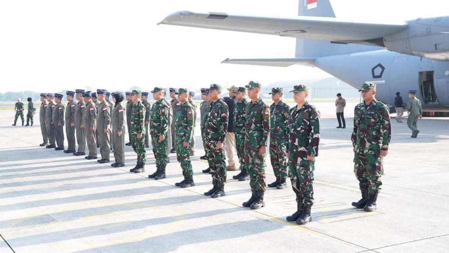 Misi penyaluran bantuan kemanusiaan melalui jalur udara (airdrop) ke Gaza. (Dok. Kementerian Pertahanan) Misi penyaluran bantuan kemanusiaan melalui jalur udara (airdrop) ke Gaza. (Dok. Kementerian Pertahanan)