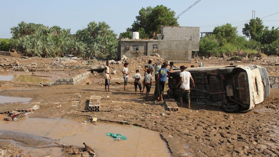 Banjir parah melanda pinggiran kota Aden, Yaman. (Tangkapan Layar Video/Reuters)