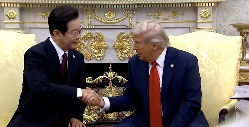 Presiden AS Donald Trump dan Presiden Korea Selatan Lee Jae Myung. (Tangkapoan Layar Video/Reuters)