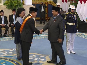 Dapat Tanda Kehormatan, Agum Gumelar Ingatkan Generasi Muda soal Nasionalisme