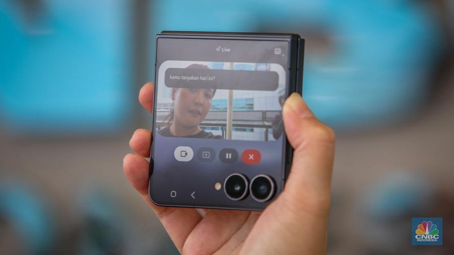 Samsung Galaxy Z Flip7. (CNBC Indonesia/Faisal Rahman)