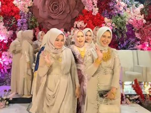 Viral Tamu-tamu Pernikahan Pakai Perhiasan Emas Ukuran Besar