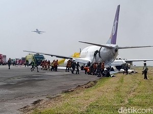 9 Penerbangan Dialihkan Usai Pesawat Latih Tergelincir di Bandara Juanda