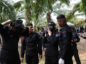 Warga Aceh Timur Keluhkan Bau Diduga Gas, Gegana Cek Sumbernya