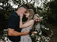 Resmi Bertunangan, Taylor Swift Dapat Cincin Seharga Rp15 Miliar