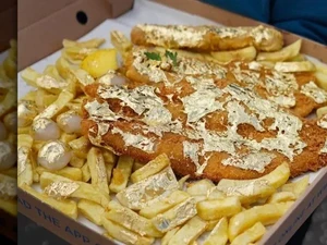 Mewah Banget! Penampakan Fish and Chips Rp 1,8 Juta Berlapis Emas
