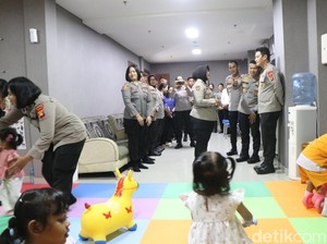 Kapolda Bali Pastikan Fasilitas Dharma Kids Care Aman dan Nyaman untuk Anak