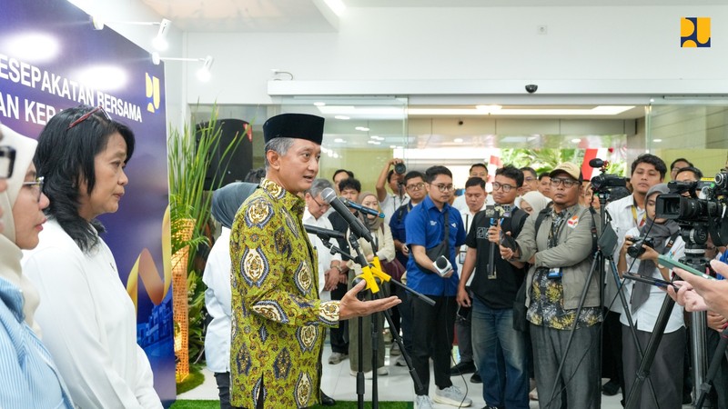 Kementerian Pekerjaan Umum (PU) terus mendorong percepatan realisasi keuangan tahun 2025 Kementerian Pekerjaan Umum (PU) terus mendorong percepatan realisasi keuangan tahun 2025 sebesar Rp84,1 triliun dengan progres fisik sebesar 43,65%. Hingga 21 Agustus 2025, serapan anggaran mencapai Rp31,06 triliun atau 37,60%. (Dok: Kementerian PU. )