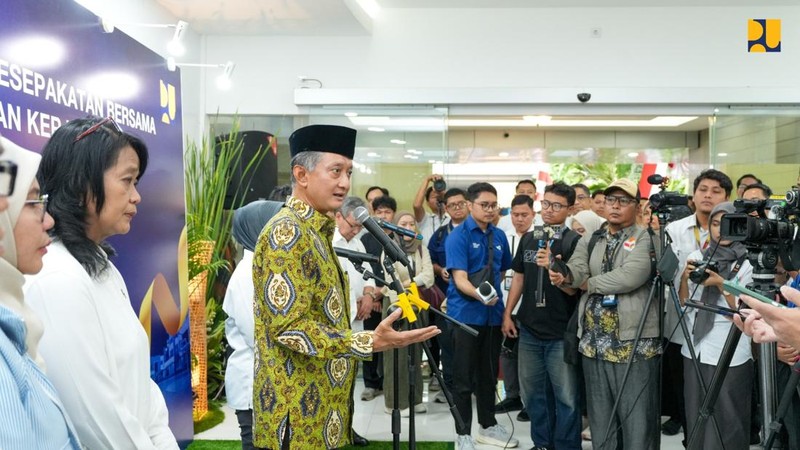 Kementerian Pekerjaan Umum (PU) terus mendorong percepatan realisasi keuangan tahun 2025 sebesar Rp84,1 triliun dengan progres fisik sebesar 43,65%. Hingga 21 Agustus 2025, serapan anggaran mencapai Rp31,06 triliun atau 37,60%. (Dok: Kementerian PU. )