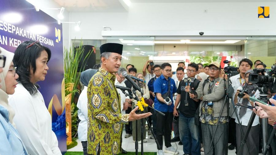Kementerian Pekerjaan Umum (PU) terus mendorong percepatan realisasi keuangan tahun 2025 Kementerian PU. )