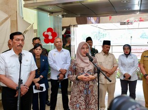 Banyuwangi Jadi Pilot Project Digitalisasi Bansos, Luhut Apresiasi Ipuk