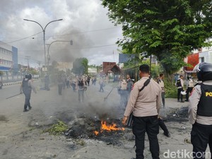 Simpatisan 4 Terdakwa Makar di Sorong Rusuh, 1 Orang Luka Diduga Kena Tembak
