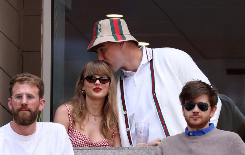 MUSIC-TAYLOR SWIFT/ENGAGEMENT Sebuah unggahan Instagram bertuliskan