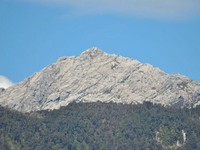 Bye! Salju Abadi Gunung Cartenz RI Menghilang di Tahun Depan
