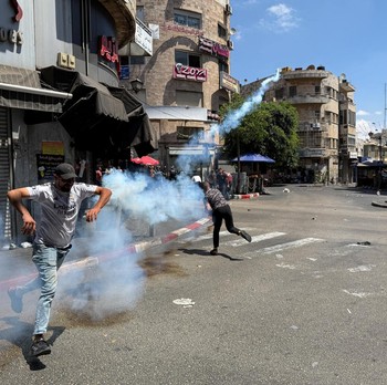 Chaos di Tepi Barat! Batu Pemuda Palestina Dibalas Peluru Tajam Israel