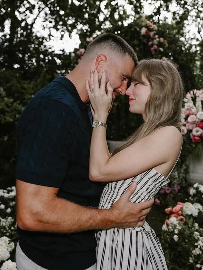 Taylor Swift dan Travis Kelce Tunangan, Cincin Berlian Didesain Sendiri