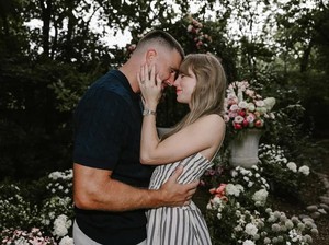 Taylor Swift dan Travis Kelce Kencan Manis di LA