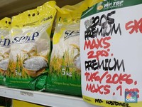Harga Beras Kemasan Mahal di Atas HET, Merek Ini Tembus Rp140.000