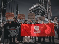 Mahasiswa Malaysia Demo di Depan Kedubes RI, Bawa Bendera One Piece