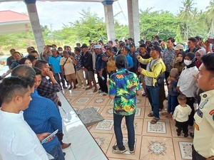 Warga 2 Desa Geruduk BPN Pasangkayu, Desak Penerbitan Sertifikat Tanah