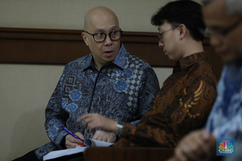 demo Tri Susilo
Attachments
12:41 PM (37 minutes ago)
to me, fotocnbc
Eks Direktur Utama PT Taspen, Antonius Nicholas Stephanus Kosasih dalam sidang kasus dugaan investasi fiktif di Pengadilan Tipikor Jakarta Pusat, Kamis (28/8/2025). (CNBC Indonesia/Tri Susilo)