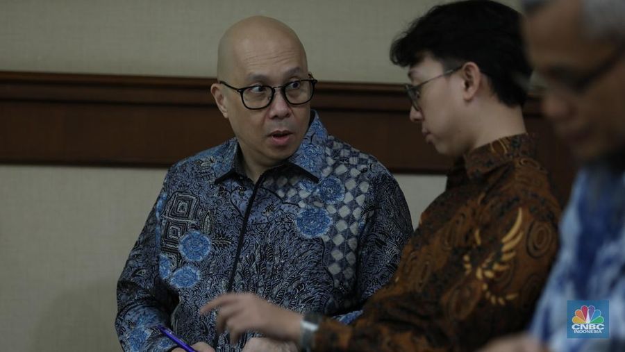 Tri Susilo 
Attachments
12:41 PM (37 minutes ago)
to me, fotocnbc

Eks Direktur Utama PT Taspen, Antonius Nicholas Stephanus Kosasih dalam sidang kasus dugaan investasi fiktif di Pengadilan Tipikor Jakarta Pusat, Kamis (28/8/2025). (CNBC Indonesia/Tri Susilo)