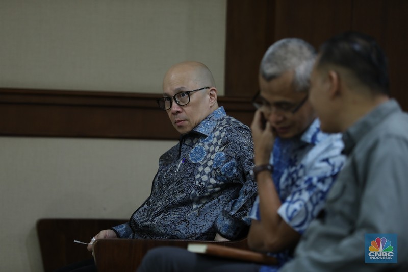 demo Tri Susilo
Attachments
12:41 PM (37 minutes ago)
to me, fotocnbc
Eks Direktur Utama PT Taspen, Antonius Nicholas Stephanus Kosasih dalam sidang kasus dugaan investasi fiktif di Pengadilan Tipikor Jakarta Pusat, Kamis (28/8/2025). (CNBC Indonesia/Tri Susilo)