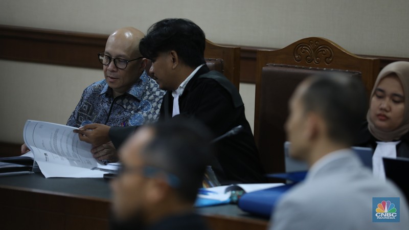 Tri Susilo 
Attachments
12:41 PM (37 minutes ago)
to me, fotocnbc

Eks Direktur Utama PT Taspen, Antonius Nicholas Stephanus Kosasih dalam sidang kasus dugaan investasi fiktif di Pengadilan Tipikor Jakarta Pusat, Kamis (28/8/2025). (CNBC Indonesia/Tri Susilo)