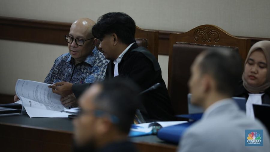 Tri Susilo 
Attachments
12:41 PM (37 minutes ago)
to me, fotocnbc

Eks Direktur Utama PT Taspen, Antonius Nicholas Stephanus Kosasih dalam sidang kasus dugaan investasi fiktif di Pengadilan Tipikor Jakarta Pusat, Kamis (28/8/2025). (CNBC Indonesia/Tri Susilo)
