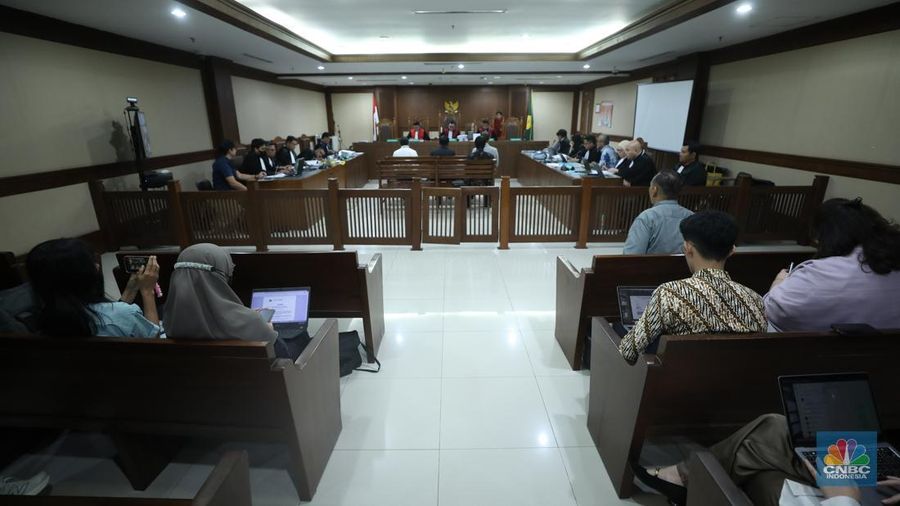 Tri Susilo 
Attachments
12:41 PM (37 minutes ago)
to me, fotocnbc

Eks Direktur Utama PT Taspen, Antonius Nicholas Stephanus Kosasih dalam sidang kasus dugaan investasi fiktif di Pengadilan Tipikor Jakarta Pusat, Kamis (28/8/2025). (CNBC Indonesia/Tri Susilo)