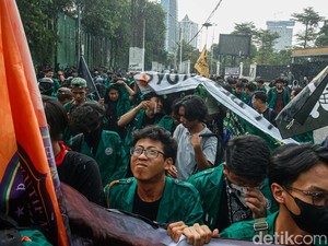Kenaikan Tunjangan DPR Didemo Mahasiswa-Buruh, Dosen UGM: Kebijakan Nirempati