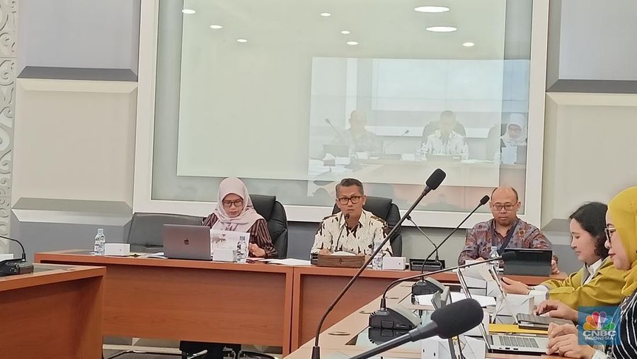 Juru Bicara Kementerian Perindustrian, Febri Hendri Antoni Arif dalam konferensi pers IKI, Kamis (28/8/2025). (CNBC Indonesia/Ferry Sandi)