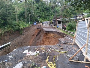 Jalur Bangli-Karangasem Terputus Lagi gegara Hujan, Akses Ditutup