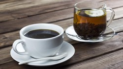 Ternyata Begini Beda Efek Kafein Kopi VS Teh pada Tubuh