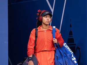 Naomi Osaka Berkilau di di US Open 2025, Bawa Labubu Billie Jean Bling