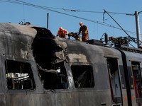 Serangan Massal Rusia Guncang Kyiv, Kereta Bolong Terbakar