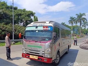 Antisipasi Pelajar Bogor Demo ke DPR, Polisi Berjaga di GT Citeureup