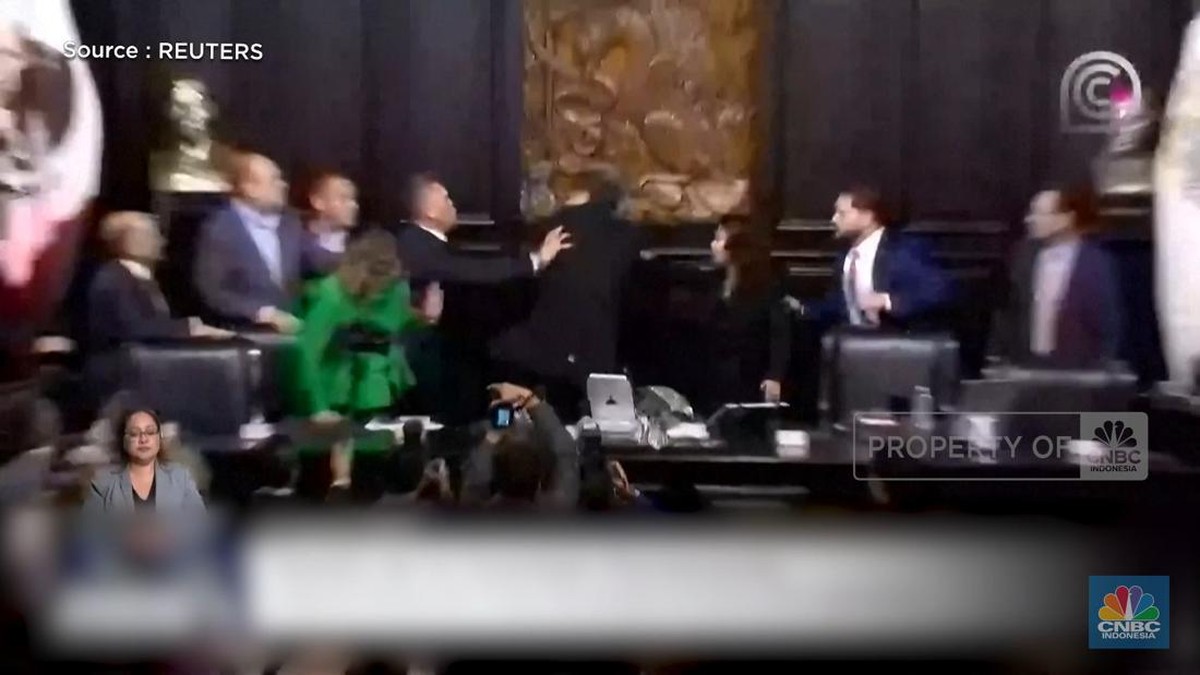 Presiden Majelis Meksiko dan Pemimpin Oposisi Baku Hantam