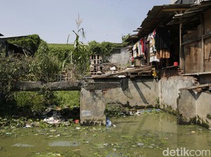 Ribuan Makam di Kampung Apung Jakbar Hilang Ditelan Banjir Abadi