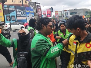 Aksi Solidaritas Ojol Jogja untuk Affan yang Tewas Terlindas Rantis Brimob