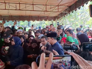 Anies Hadiri Pemakaman Affan: Mari Beri Keteduhan-Perjuangkan Keadilan