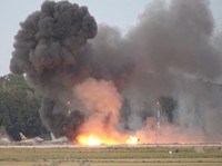 Detik-Detik Jet Tempur F-16 Jatuh dan Meledak di Landasan, Api Membara