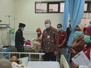 Kunjungi RSUD Syamrambu, Kemenko PMK Cek Penyebaran Campak di Bangkalan